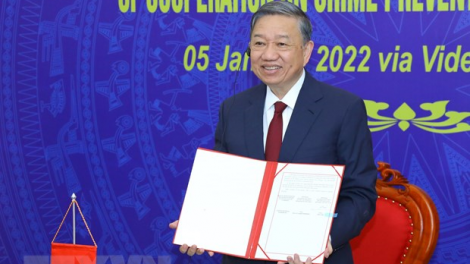 Bộ trưởng Tổ Lâm pâh bh’rợ prá xay zâl cha groong c’bhuh n’lất n’môp 3 k’tiêc k’ruung Việt Nam- Lào- Campuchia