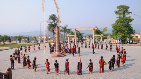 Chr’hoong A Lưới- Thừa Thiên Huế: P’têêt bhrợ pa dưr, zư đơc văn hóa lâng pa dưr du lịch