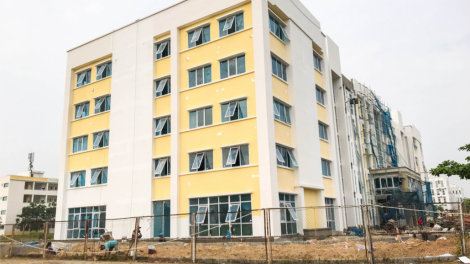 Bộ trưởng Bộ GD-ĐT lêy cha mêết pr’lướt bhrợ zr’lụ đô thị Đại học Đà Nẵng