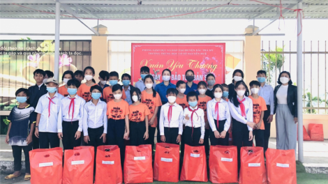 Băr dzang bhưah trường học bhui har đhị da ding ca coong