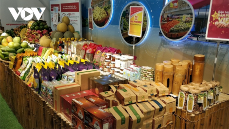 C’lâng bh’rợ pa dưr g’lúh k’đươi moon “Manứih Việt Nam t’đui đoọng đươi dua pr’đươi Việt Nam”