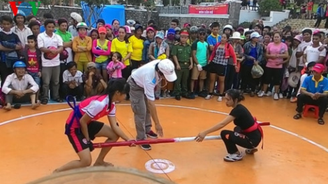 Bấc bh’rợ chr’năp pr’hay đhị “T’ngay bhiệc bhan VHTT&DL zập k’bhuh acoon coh da ding ca coong tỉnh Thừa Thiên Huế