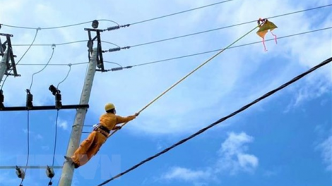 Miền Trung: Moon pa rơơt đhr’năng căh têêm ngăn điện tu t’păr diều