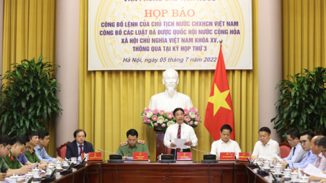 Xay moon 5 luật t’mêê bơơn Quốc hội lêy cha mêết moon đhị pr’họp g’lúh 3