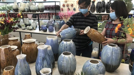 Phê duyệt “xa nay bh’rợ zư lêy lâng pa dưr vel bh’rợ tr’nêng Việt Nam cr’chăl c’moo 2021-2030”