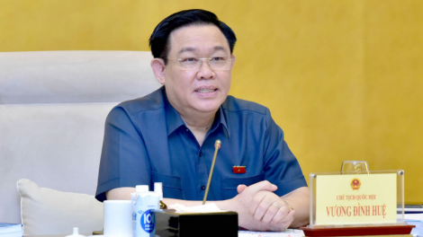 Chủ tịch Quốc hội bhrợ bhiêc lâng Bộ Tài chính ooy bh’rợ xơợng bhrợ chính sách pháp luật n’đăh c’bơơch, zêl ta uôh