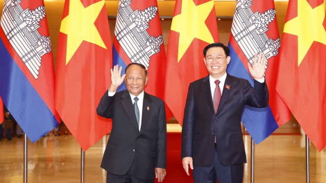 Chủ tịch Quốc hội Vương Đình Huệ pa prá lâng Chủ tịch Quốc hội Vương quốc Campuchia