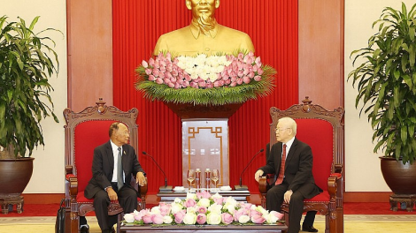 Tổng Bí thư Nguyễn Phú Trọng đương lum prá Chủ tịch Quốc hội Vương quốc Campuchia Hêng – Xom-Rin