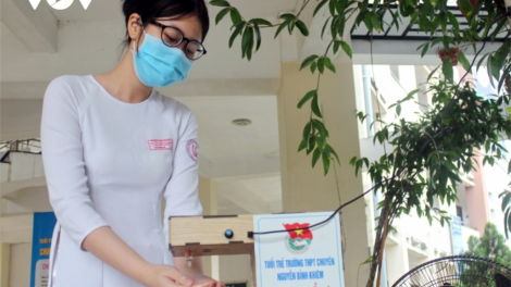 Quảng Nam đơơng học sinh chô cớ ooy trường ting bh’rợ “2 ooy 1”