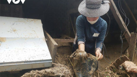 Hooi đác mắt lêy đhanuôr pêch lụ k'tiếc chêêc lêy cr'van tơợ xang tuh bhlong t'cọong g'lâp