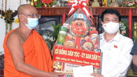 Chủ tịch Hội đồng dân tộc Quốc hội hơnh déh Tết Chôl Chnăm Thmây đhị Sóc Trăng