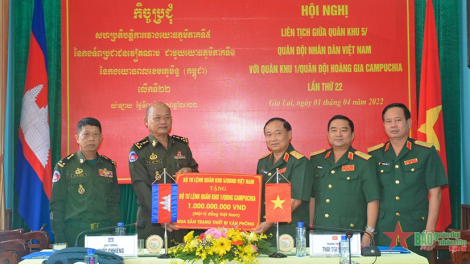 Hội nghị liên tịch 2022 âng Quân khu 5 (Việt Nam) lâng Quân khu 1 (Campuchia)