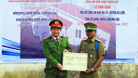 Pa luih đong bhrợ bhiệc cher đoọng ha Công an Lào lâng cher đoọng hun pr’hêl đhanuôr đăh k’tiếc k’ruung pr’zợc