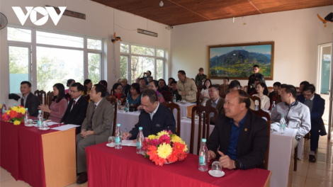 Tơơp bhrợ Trại xră t’vaih Văn học Nghệ thuật apêê acoon coh Việt Nam c’moo 2022