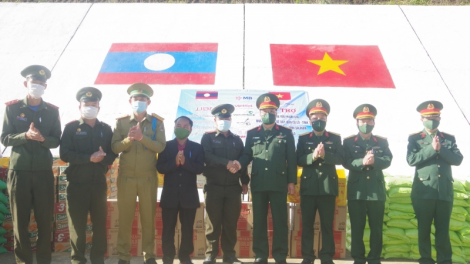 Thừa Thiên Huế: Cher đoọng cha neh lâng pr’đươi ch’na lơơng đoọng ha đhanuôr apêê vel  âng Lào