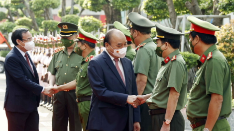 Chủ tịch nước lươt ch’mêệt lêy bh’rợ zư nhâm mâng râu têêm ngăn coh cr’chăl Tết