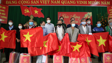 Quảng Nam: Cher đoọng 1.500 t’la cờ k’tiếc k’ruung đoọng ha đhanuôr ca noong k’tiếc Việt-Lào
