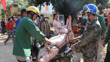 Cher đoọng pr’hêl Tết, zooi đhanuôr acoon coh đhị Tu Mơ Rông