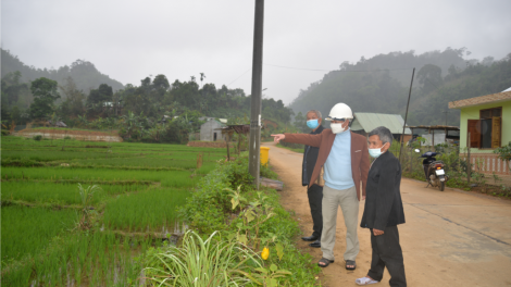 A Lăng Ta Lăng: T’cooh bhươl lứch loom tu đhanuôr bhươl cr’noon