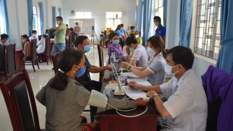 Bình Định: Khám cr’ay, đoọng za nươu ha đhanuôr Ba Na