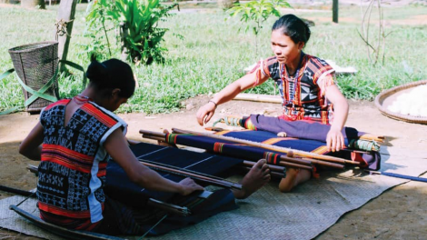Chr’hoong Đông Giang, tỉnh Quảng Nam bhrợ têng t’ngay bhiêc bhan đoàn kết Cơ Tu