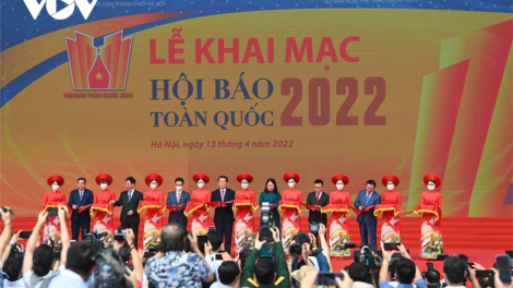 Trưởng Ban Tuyên giáo Trung ương Nguyễn Trọng Nghĩa tươc pâh bh’rợ tơợp bhrợ Hội báo prang k’tiêc k’ruung 2022