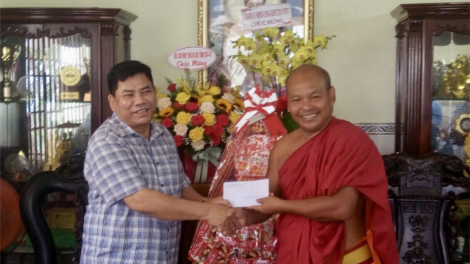 Thứ trưởng, Phó chủ nhiẹm UB Acoon coh Y Thông, hơnh Tết Chôl Chnăm Thmây dhị tỉnh Đồng Nai