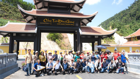 Zr’lụ du lịch sinh thái Cổng trời Đông Giang nắc t’moót đươi dua