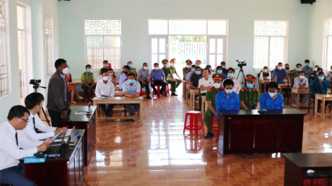 Panh c’chêết 5 p’nong boọ dzung bhrộ 2 đha đhâm ta toom coọp 12 c’moo tù