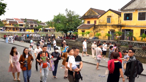 Đợ ta mooi chô ooy miền Trung g’lúh đhêy lễ 30/4 lâng 1/5 dưr bấc bhlâng