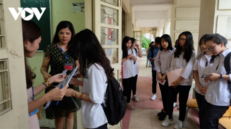 Thí sinh prang k’tiêc k’ruung năc tơợp nhăn pâh thi tốt nghiệp THPT 2022