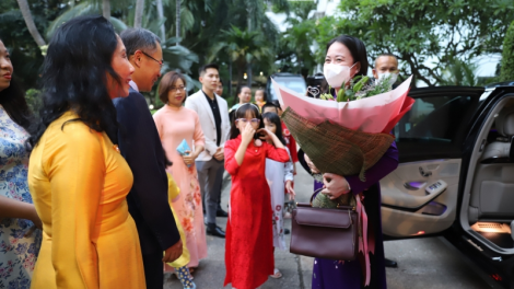 Phó Chủ tịch nước Võ Thị Ánh Xuân tr’lưm lâng Đại sứ quán lâng đhanuôr hêê ắt ma mung cóh Thái Lan