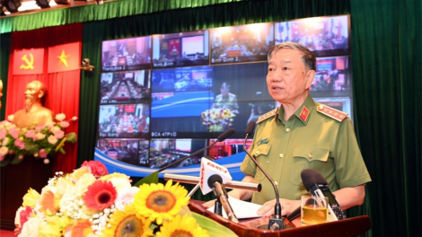 Bộ Công an âi ra pă lâh 48.000 cán bộ công an chr’val, thị trấn chính quy coh prang k’tiêc