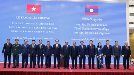 Bấc bh’rợ hơnh deh bhiệc bhan hơnh deh 60 c’moo t’ngay bhrợ t’vaih pr’ặt ngoại giao, 45 c’moo t’ngay ký Hiệp ước zr’ziêng lâng pa zưm  bhrợ bhlưa Việt Nam-Lào