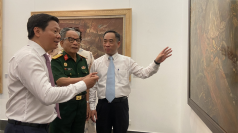 Hay cớ ooy cr’chăl a hay grơơ nhool âng đha nuôr hêê đhị triển lãm “Dzợ ăt lâng c’moo c’xêê”