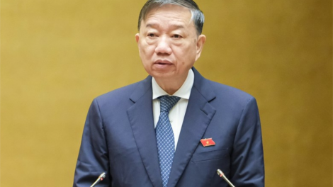 Bộ trưởng Bộ Công an lâng Bộ trưởng Bộ Văn hoá, Thể thao lâng Du lịch ta ơơi râu ta moóh đhị pr’họp g’lúh 14 âng UBTVQH