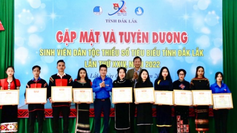 Đăk Lăk: Hơnh deh 59 sinh viên acoon coh tr’haanh