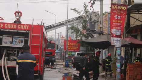 Khởi tố, coóp crol c’la quán karaoke lâh rooh coh Bình Dương bhrợ 32 cha năc manuyh chêệt