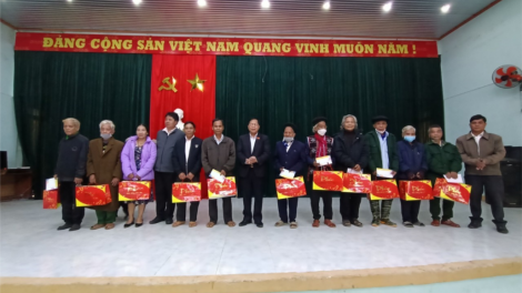 Bh’cộ chr’hoong Tây Giang cher đoọng hun pr’hêl zâp pr’loọng đông chính sách chr’nắp ma bhưy