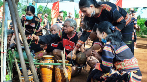 Bhrợ têng G’luh prá xay văn hóa đha lum “ T’ngay Văn hóa zâp acoon coh Việt Nam” c’moo 2022