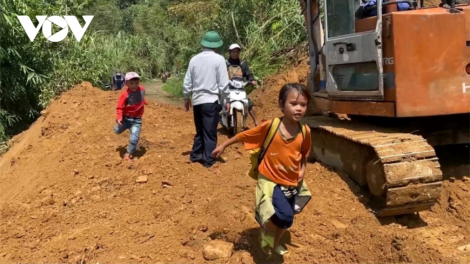 Quảng Nam pazưm lêy bhrợ pa liêm đợ đhị c’lâng ma hr’câh ha voóh
