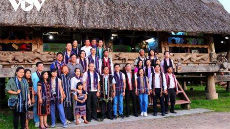 C’léh bh’rợ chr’nắp liêm âng lang p’niên cóh k’coong ch’ngai k’tiếc Quảng