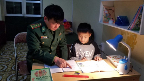 Lâh 15.000 chu học sinh coh ca noong k’tiếc bơơn “Pa tệêt c’rơ tước trường”