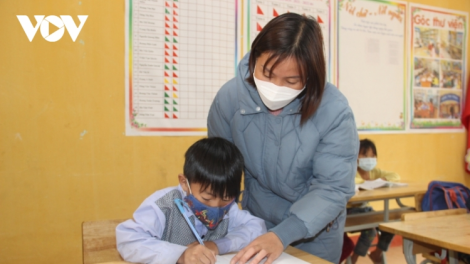 Ch’ngai bha dăh cr’liêng chữ coh da ding k’coong