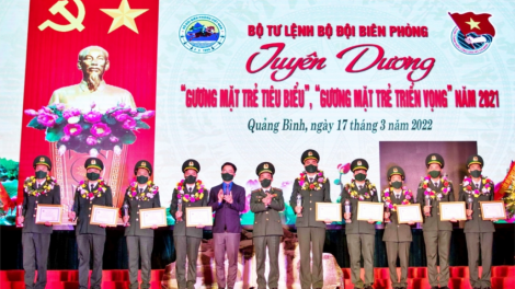 Hơnh deh 20 cha năc đha dhâm c’mâr Bộ đội Biên phòng tr’haanh liêm choom âng prang k’tiêc