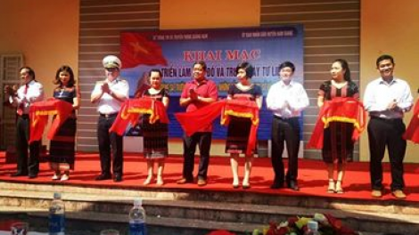 Tợơ bhrợ triển lãm Hoàng Sa, Trường Sa