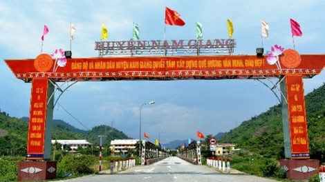 Pa dưr đha đhâm c’mâr bhrợ cán bộ cóh da ding ca coong Nam Giang: Pr’đơợ liêm lâng bấc râu k’đháp zr’năh