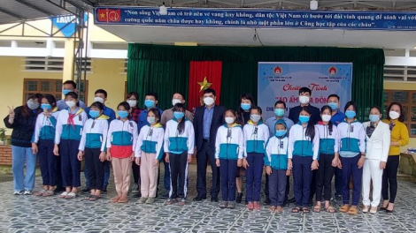 Đoọng xa nấp ngăn ha học sinh Tây Giang- Quảng Nam