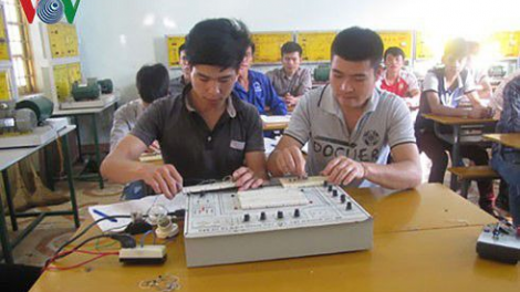 Lấh 1 ức cha nắc manuýh ting pấh bh’rợ pa choom bh’rợ tr’nêng cóh 6 c’xêê tr’nơớp c’moo 2019