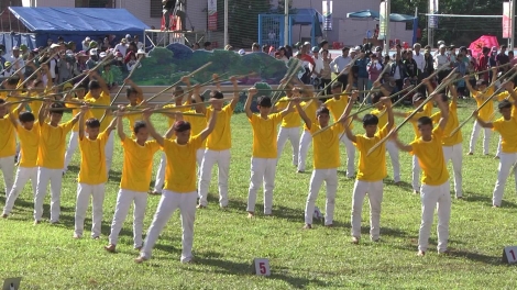 Lêy cớ hội thi thể thao zâp c’bhúh acoon cóh tỉnh Quảng Nam g’lúh tr’nợơp 2016​